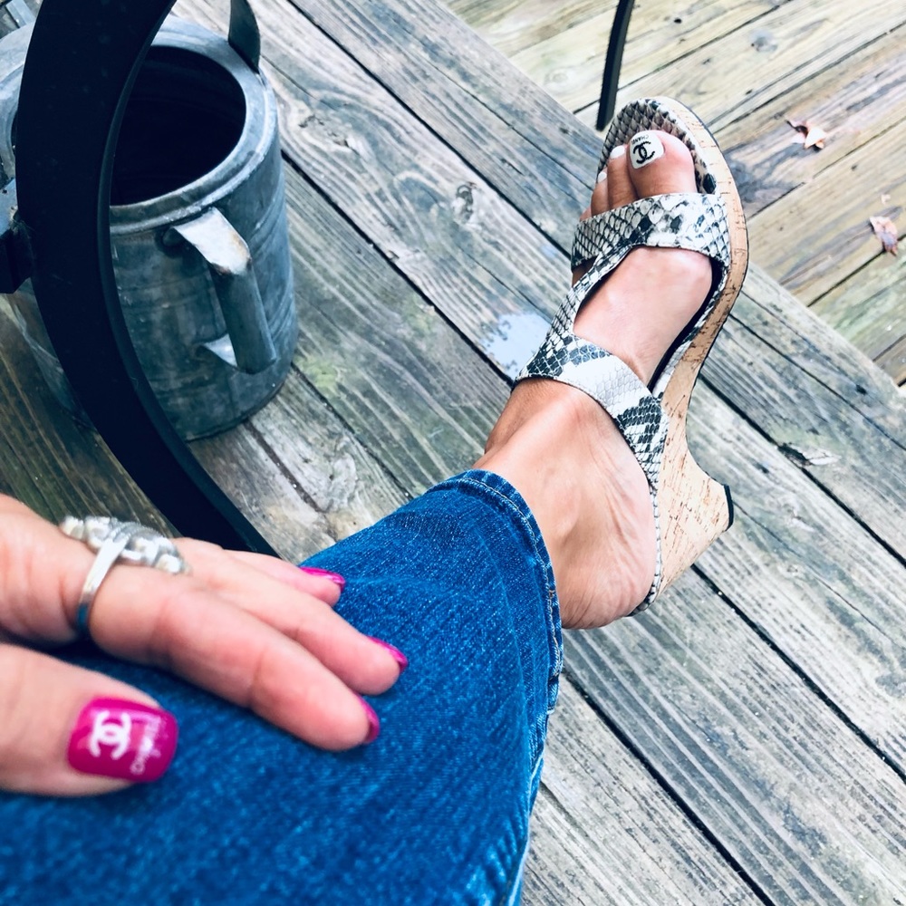 Shoes - Picture 2 of 4